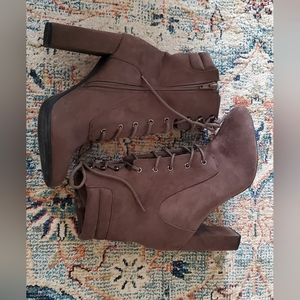 Suede heeled boots, brown, size 8